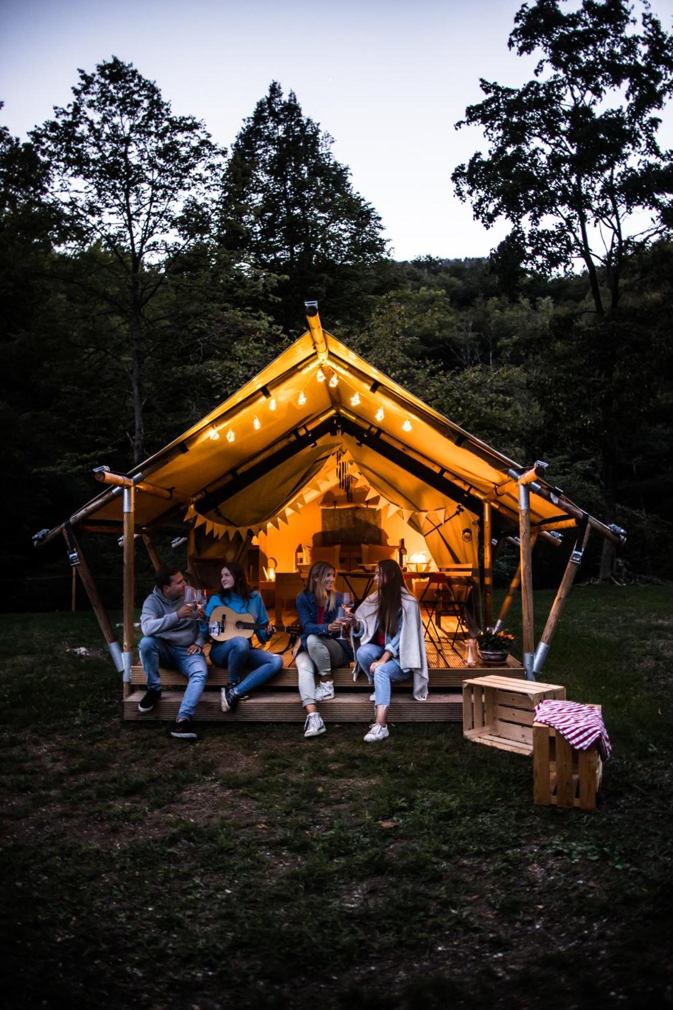 Meride Ca Stella Camping Del Monte San Giorgio מראה חיצוני תמונה